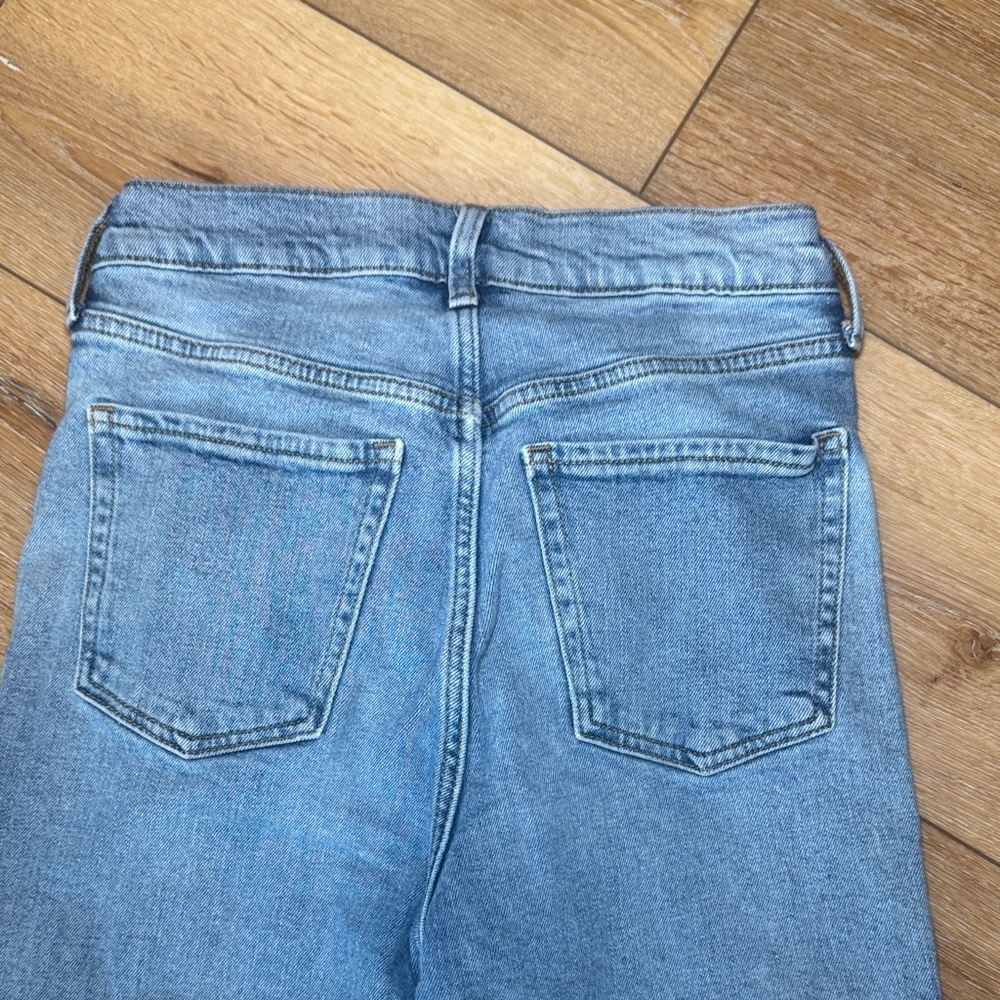 Old navy Stylish Distressed Blue Jeans for Women sky-III STRAIGHT Size 4 - Picture 5 of 9